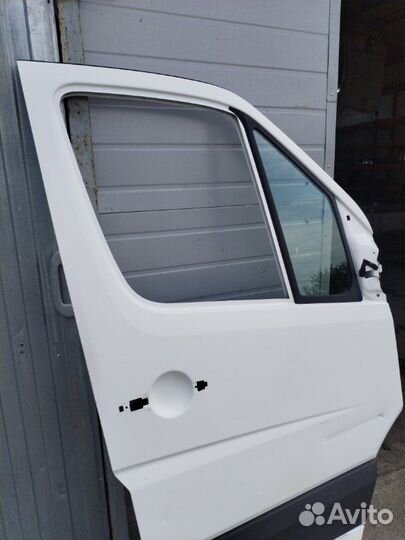 Дверь передняя правая Mercedes Sprinter 906 OM651
