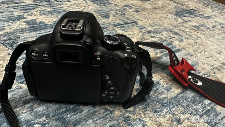 Зеркальный фотоаппарат canon EOS 650D