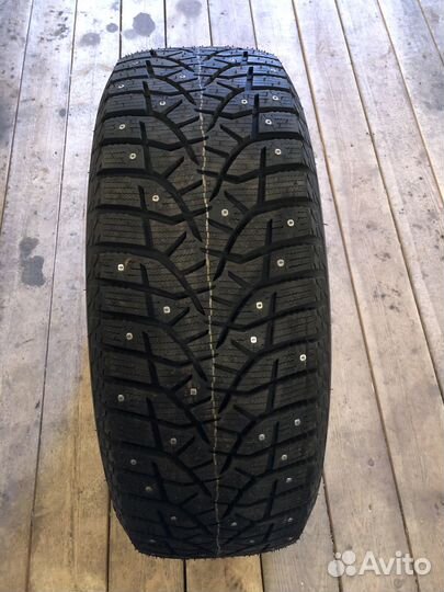 Bridgestone Blizzak Spike-02 215/50 R17 102