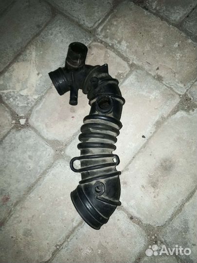 Патрубок воздушного фильтра volkswagen passat b5 +