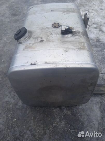 Бак топливный Sitrak C7H 4X2 MC13.48-50 2023