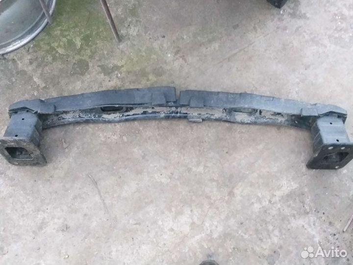 Усилитель заднего бампера бмв е71