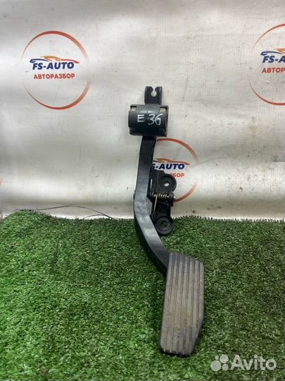 Педаль газа Kia Sportage 2 SUV G4GC 2010