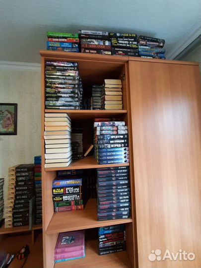 Продам книги (попаданцы, фантастические боевики)