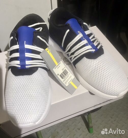 Кроссовки новые