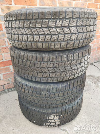 Sailun Ice Blazer Arctic SUV 215/60 R17
