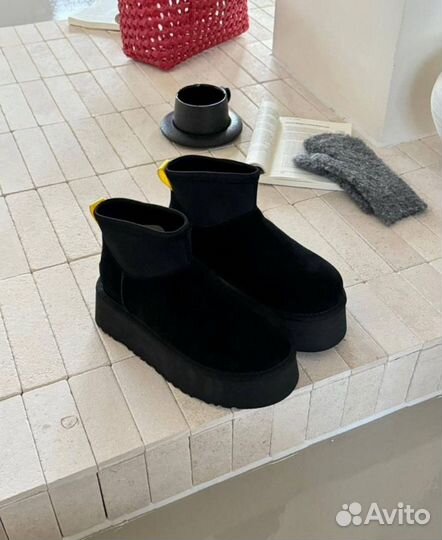 Угги женские UGG Classic Mini Dipper Black