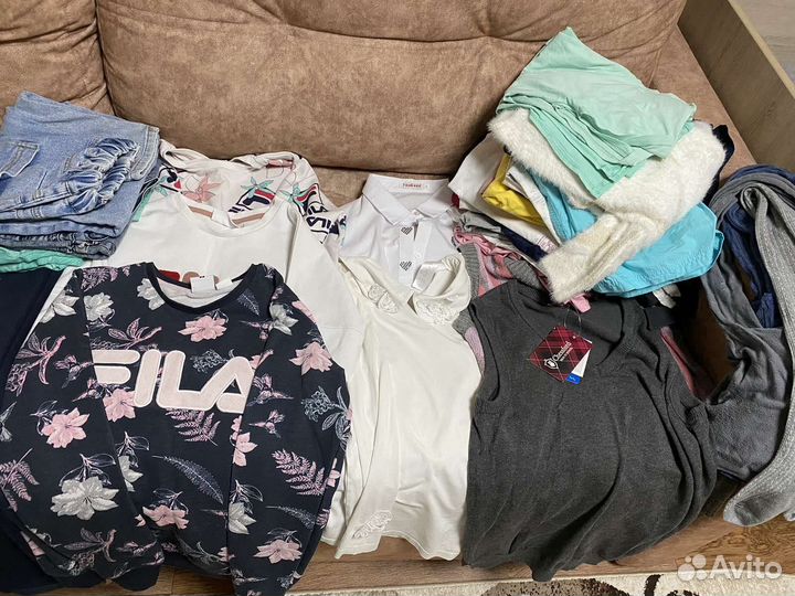Продам пакет вещей на девочку 8-10 лет