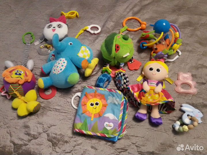 Игрушки на коляску /мягкая книжка