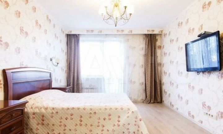 3-к. квартира, 90 м², 4/18 эт.