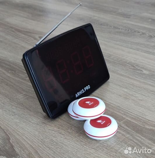 Кнпока вызова официанта и табло отображения вызова