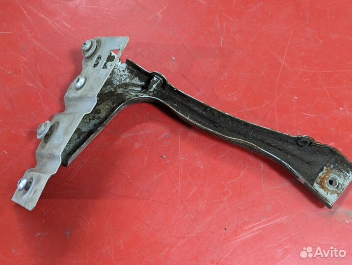 Кронштейн крыла левый Audi A6 Allroad C5