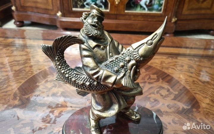 Бронзовая статуэтка рыбак