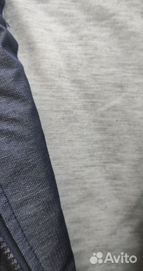 Новая куртка демисезон для мальчика 146 серый