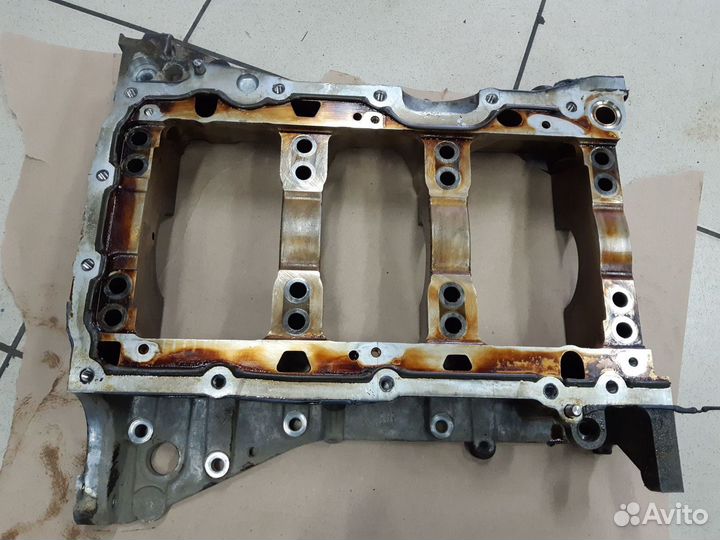 Нижняя крышка блока цилиндров Infiniti QX70