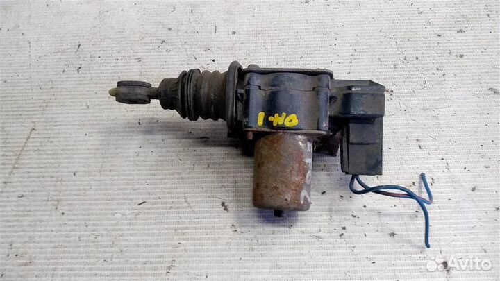 Электропривод замка двери Opel Omega A