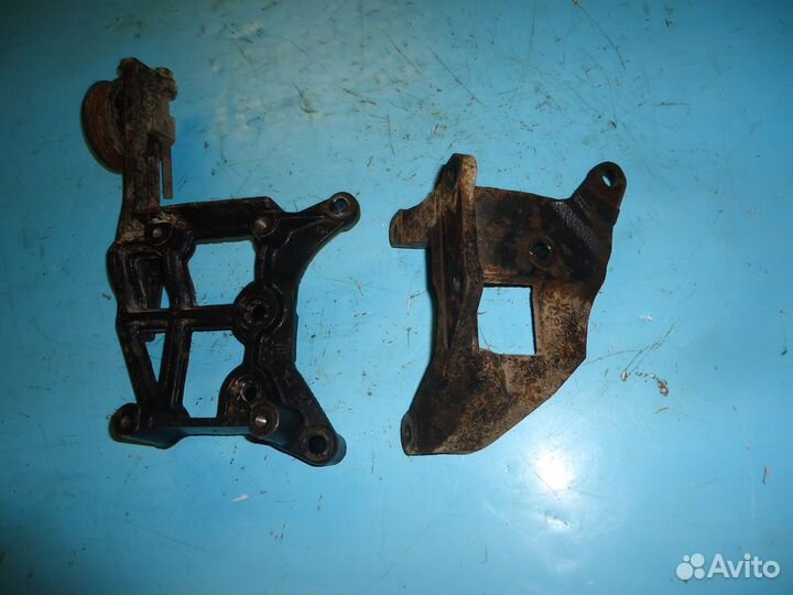 Крепление насоса гур Kia Sportage 1