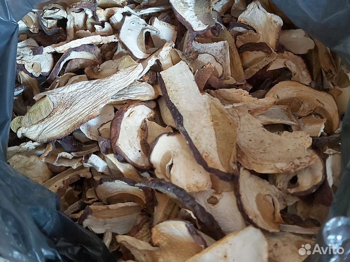 Грибы,тунец,печень трески,скумбрия,икра трески