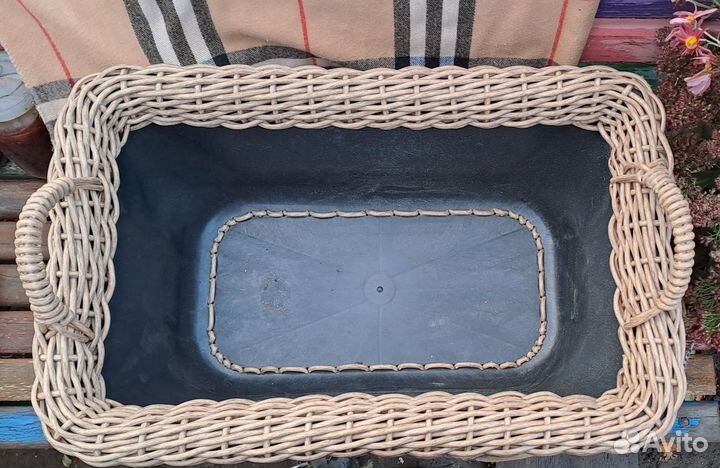 Дровница из ротанга