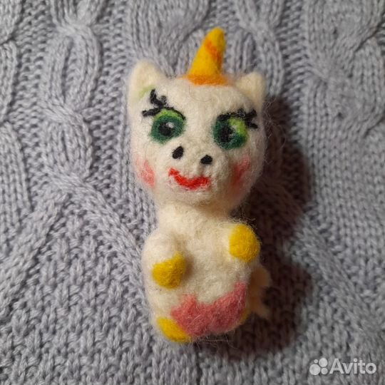 Брошки в технике сухого и мокрого валяния