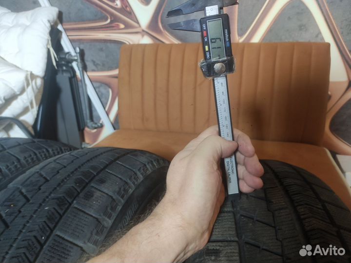 Bridgestone Blizzak VRX 225/60 R17