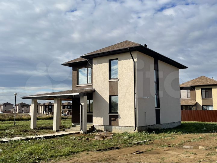 Дом 177 м² на участке 8,4 сот.