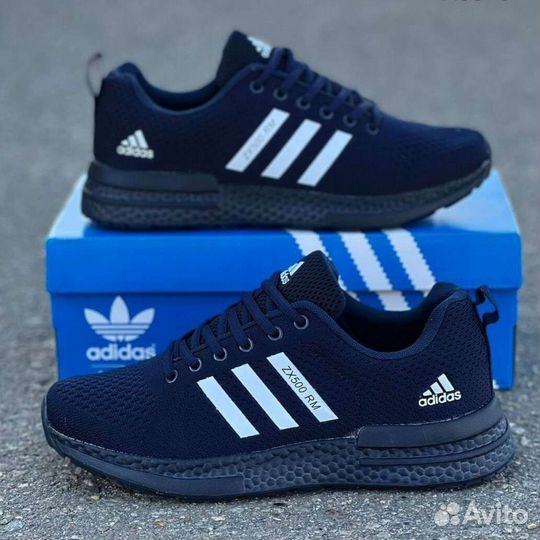 Кроссовки: Adidas