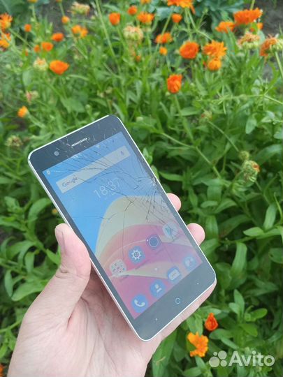 Смартфон zte