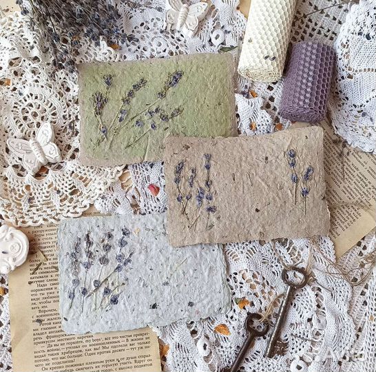 Открытки с лавандой из бумаги ручного литья
