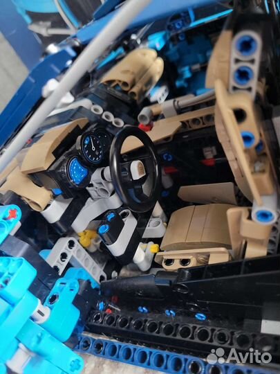 Lego Technic Bugatti Chiron оригинал 42083