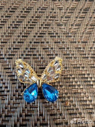 Весенние брошки