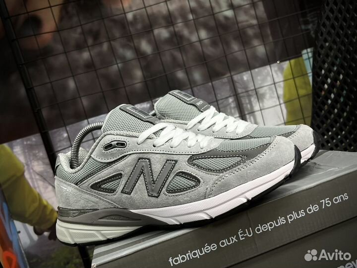 Кроссовки New Balance 990 (на руках)