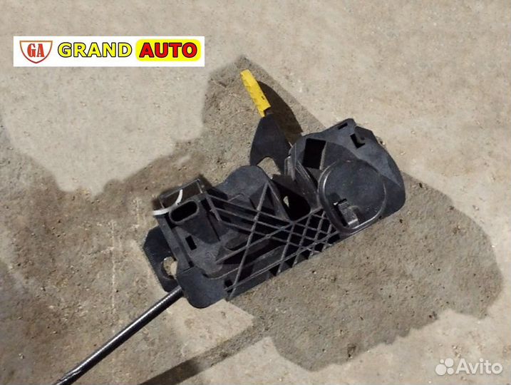 Mercedes Benz W176 Замок капота