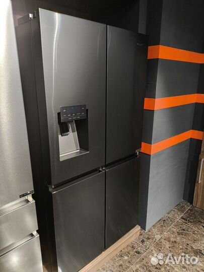 Холодильник с инвертором и лёдогенератором