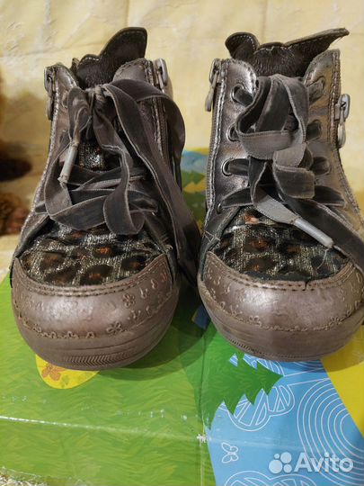 Ботинки для девочки 26 kapika