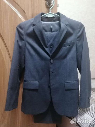 Школьный костюм для мальчика серый 140