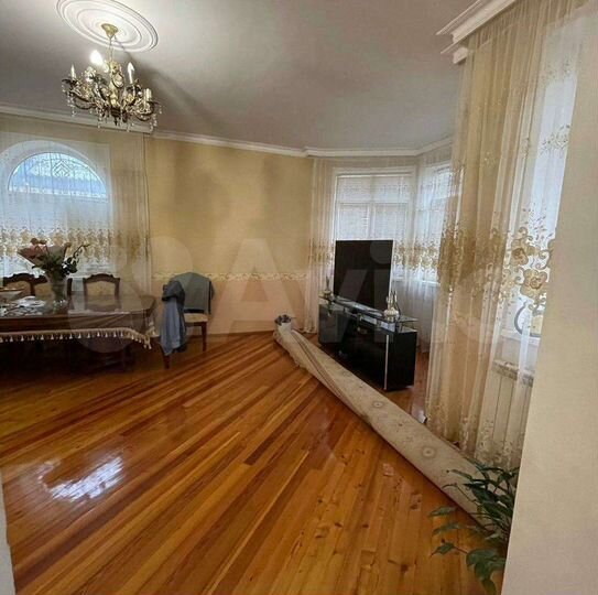 Дом 190 м² на участке 6 сот.