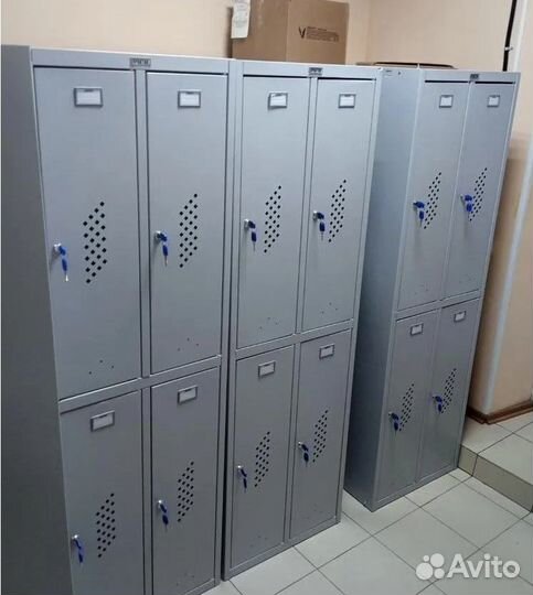 Шкаф металлический для одежды