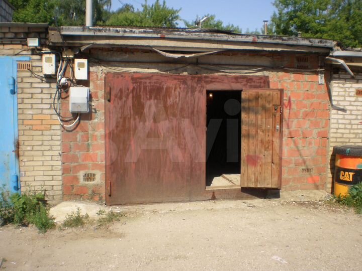 Гараж, > 30 м²