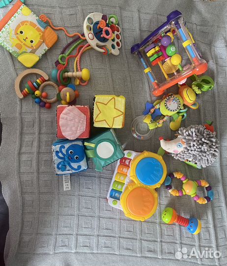 Игрушки для малышей пакетом