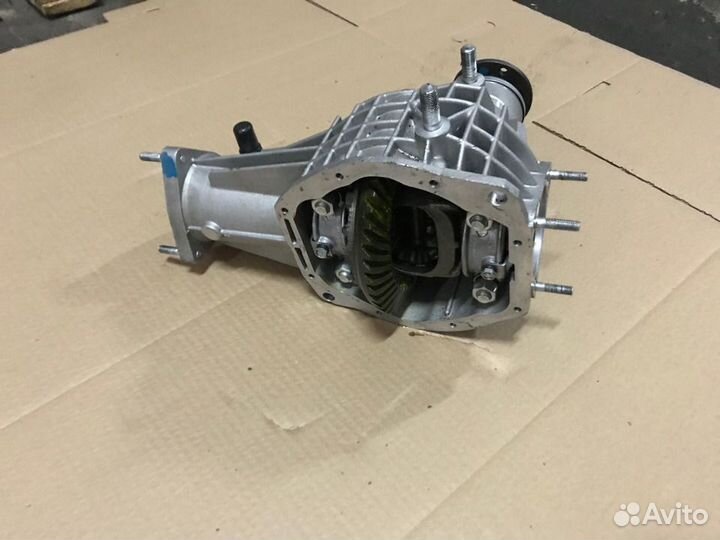 Редуктор Переднего моста Нива 3.9 на 22 шлица