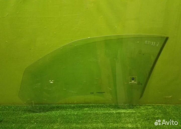 Стекло двери правое Bmw E88