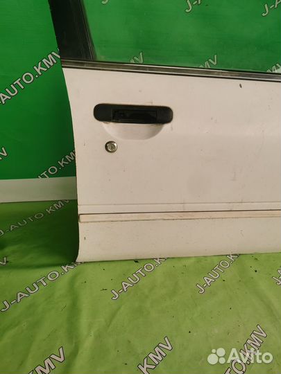 Дверь передняя правая Nissan Sunny