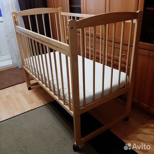Продам детскую кроватку