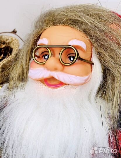 Санта Клаус под ёлку