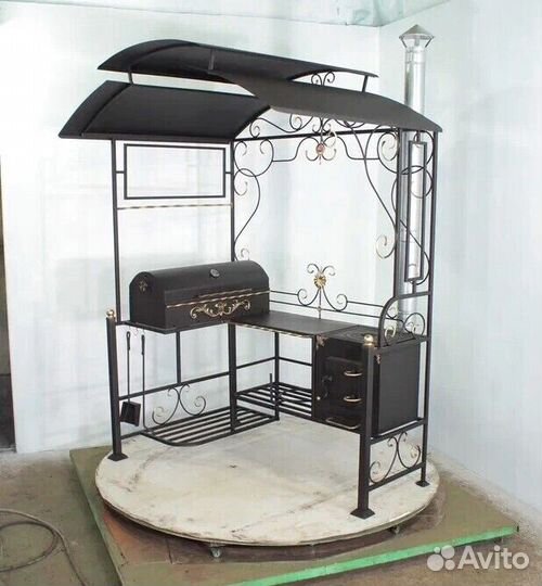 Мангал с крышей