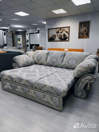 Диван классический