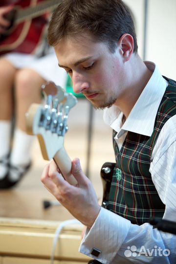 Уроки игры на гитаре и укулеле взрослым и детям