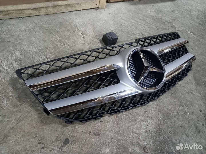 Решетка радиатора Mercedes GLK X204 2012-2015