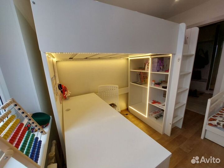 Кровать чердак со столом и шкафом бу IKEA